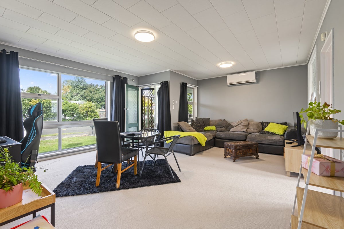 1A Bristol Crescent, Roslyn, Palmerston North - Carousel 2