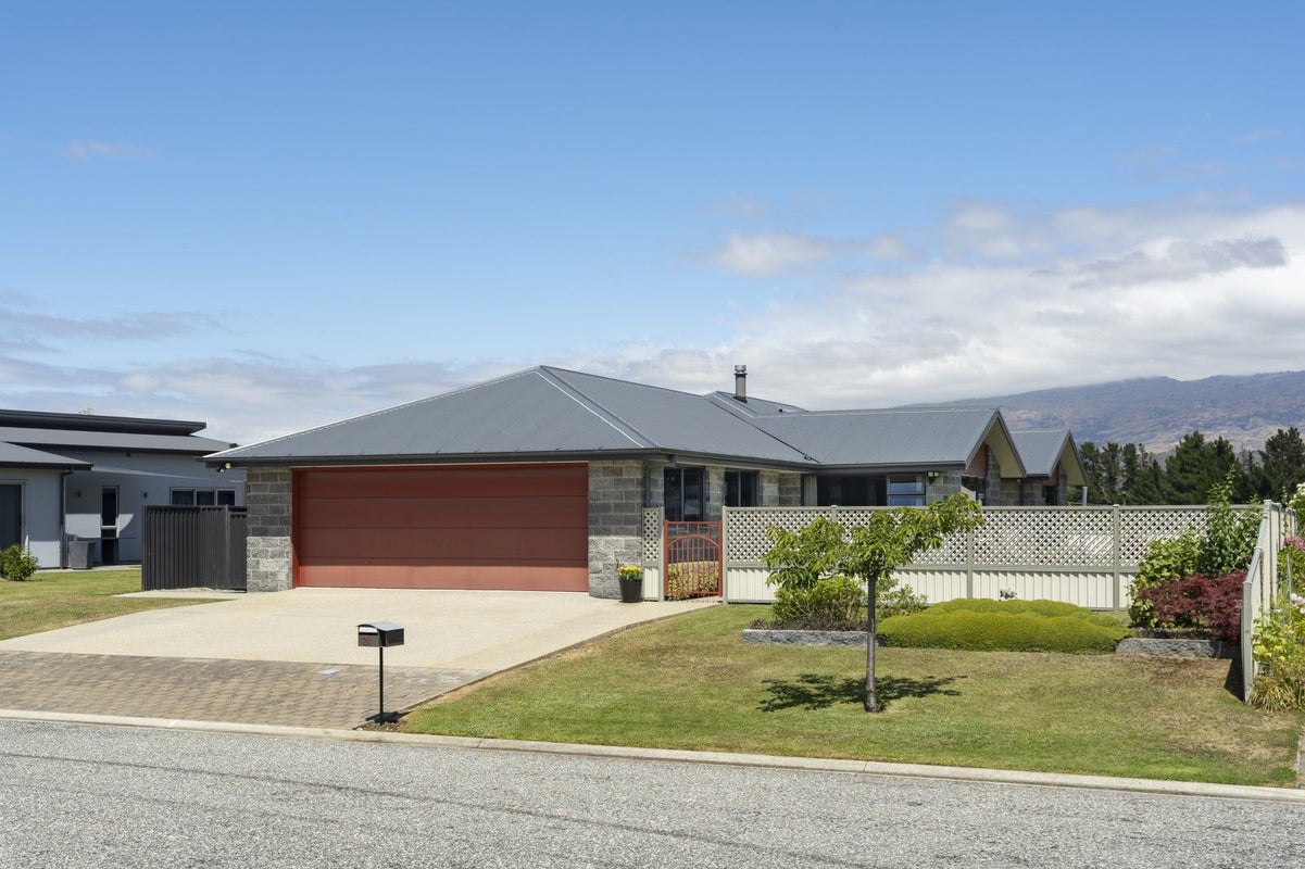 24 Chandler Crescent, Clyde, Clyde - Carousel 2