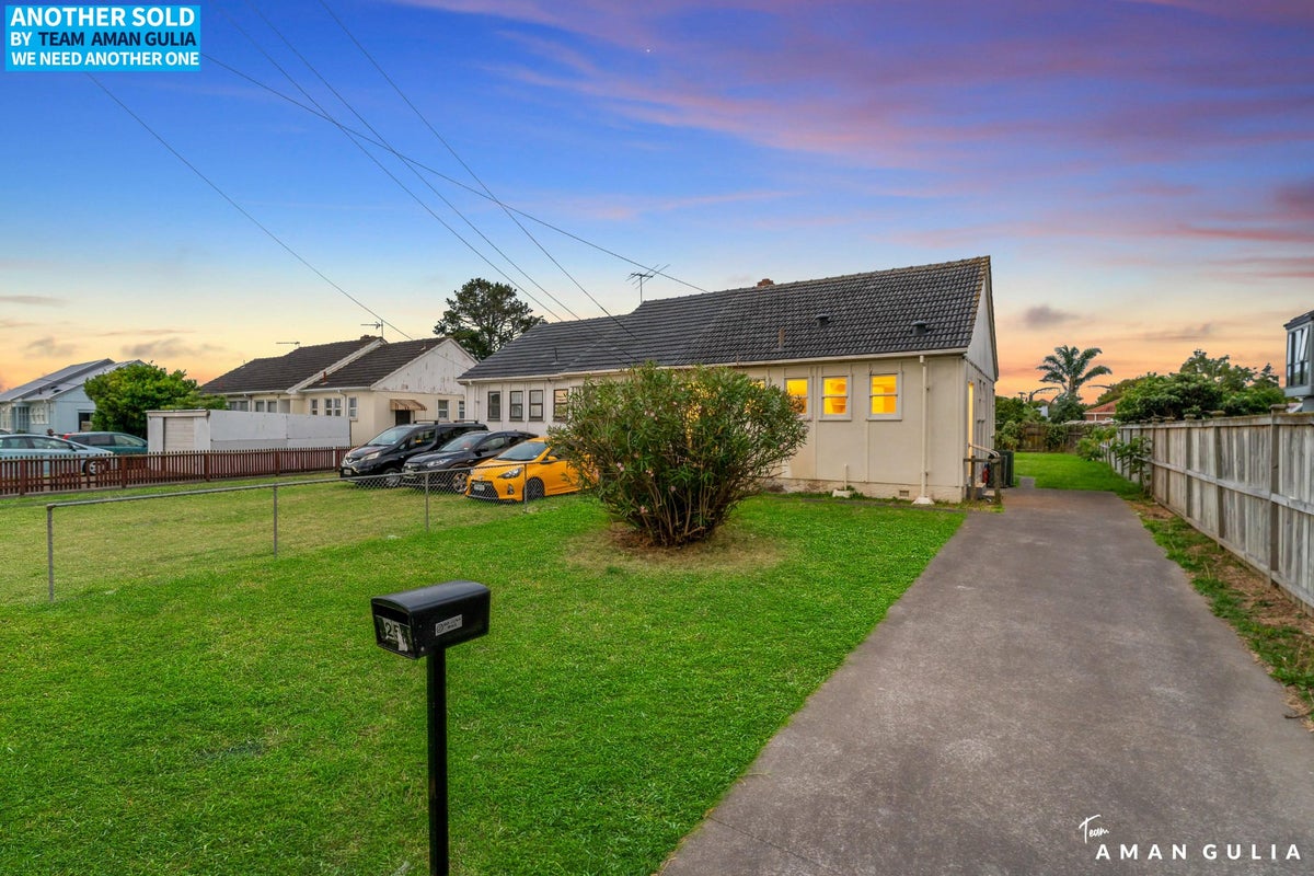 25 Stoddard Road, Wesley, Auckland - Carousel 1