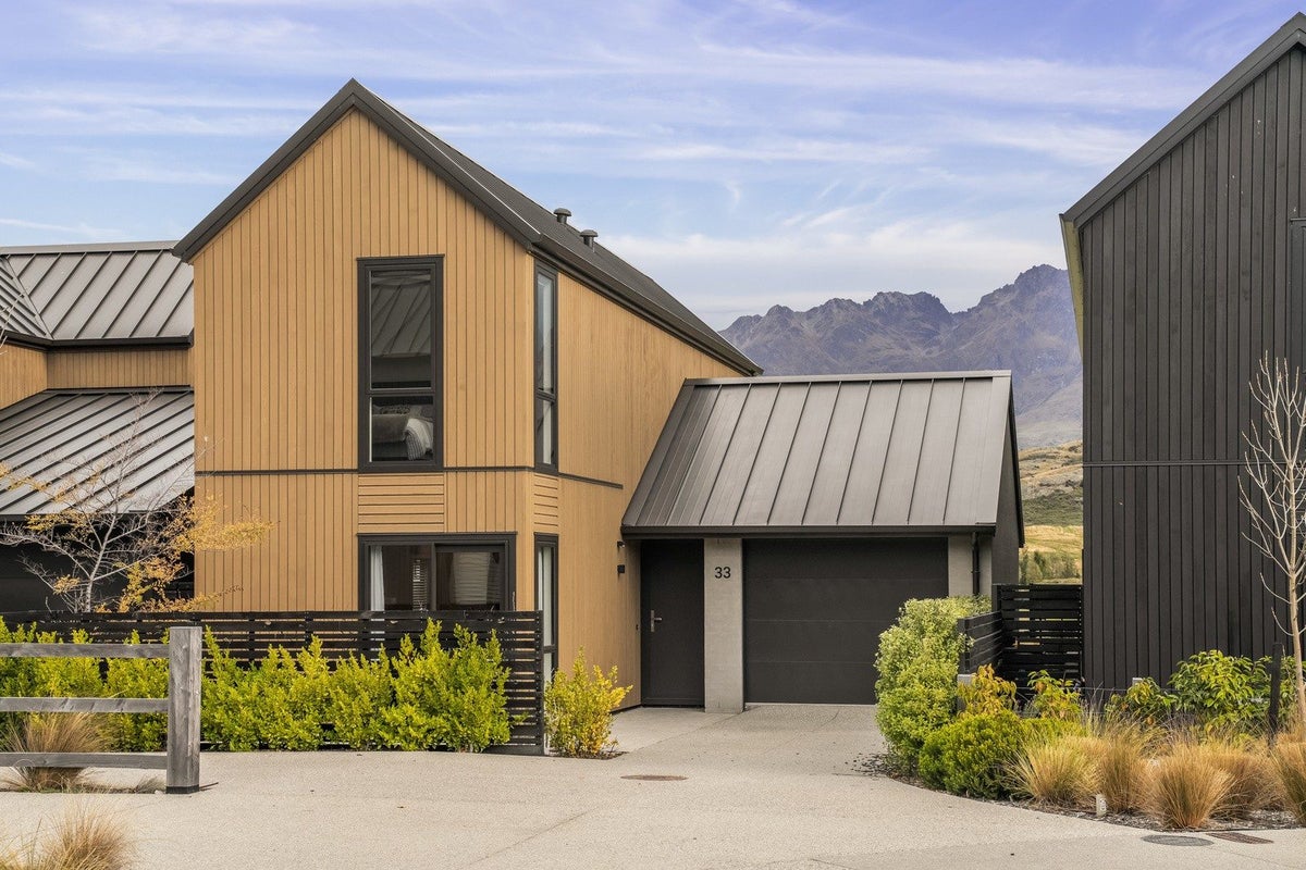 33 Mulholland Drive, Jacks Point, Queenstown-Lakes, Otago - Carousel 1