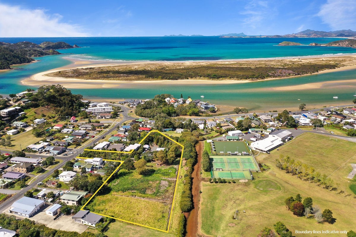 17 Waiotoi Road, Whangarei - Carousel 1