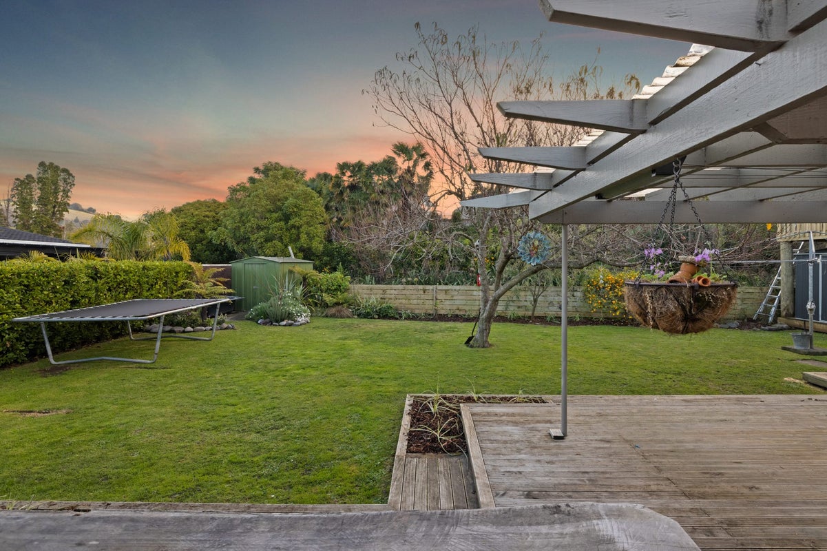 27 Kent Terrace, Taradale, Napier - Carousel 26