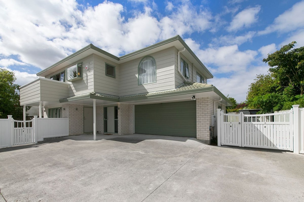 9A Fir Street, Waterview, Auckland - Carousel 1