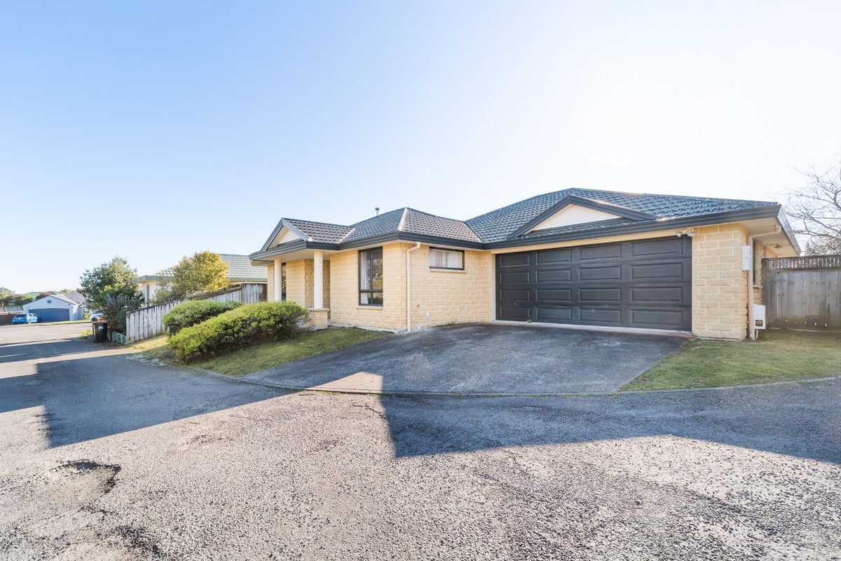 12 Logan Views, Kelvin Grove, Palmerston North - Carousel 18