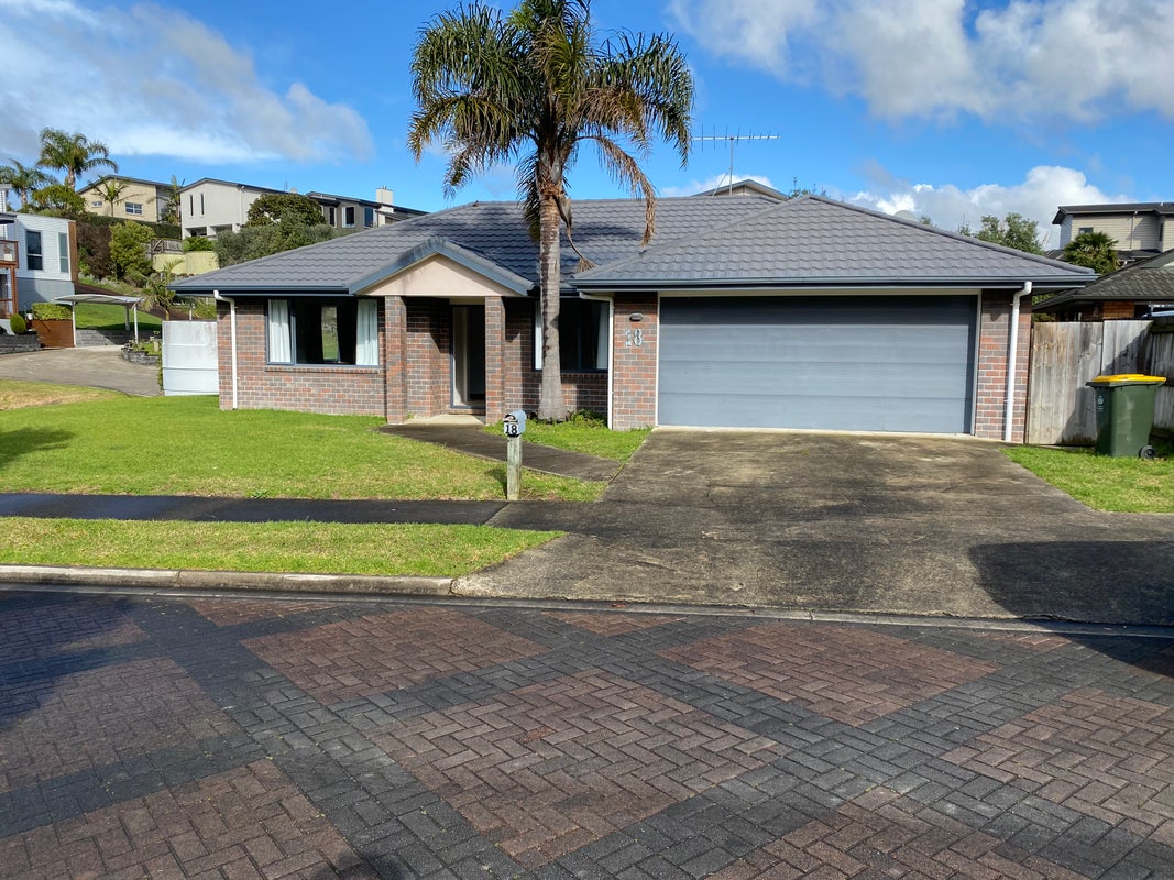 18 Toomer Place, Beachlands, Auckland - Carousel 1