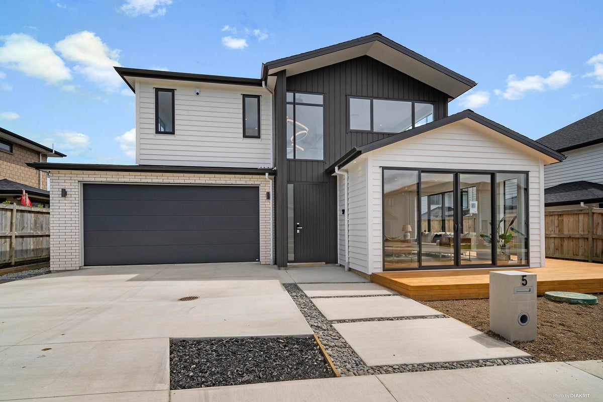 5 Pahekeheke RD, Rosehill, Papakura - Carousel 2