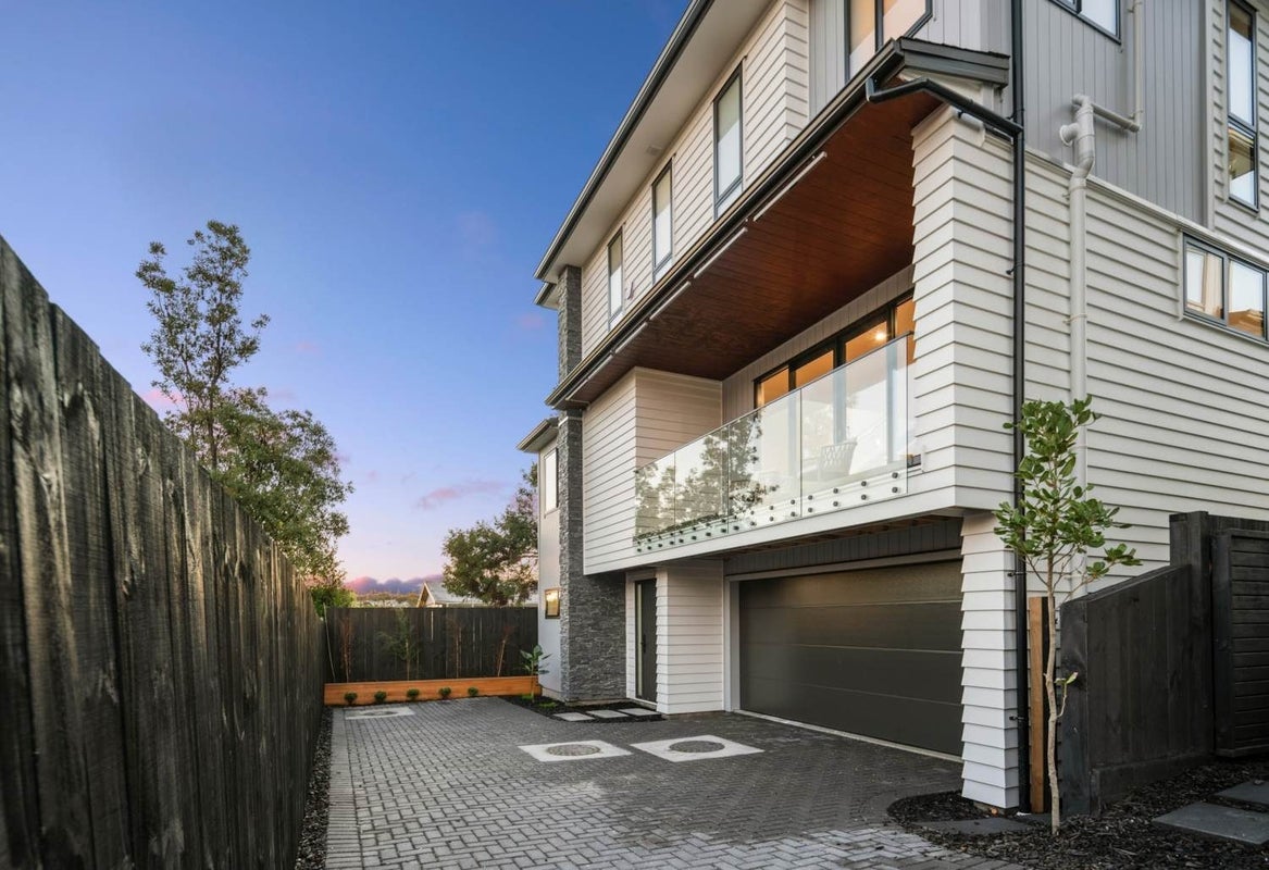 12C Wylie Avenue, Sunnynook, Auckland - Carousel 2