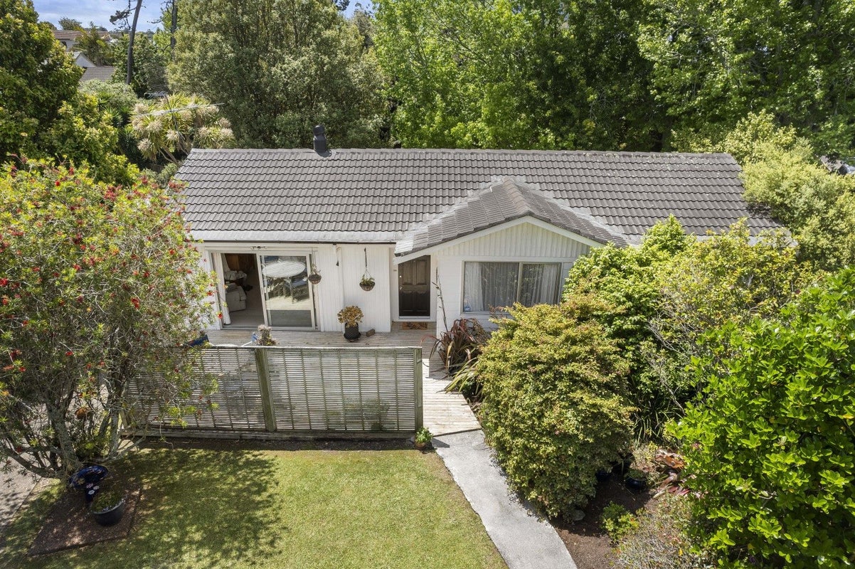 71 Hartley Terrace, Massey, Auckland - Carousel 1