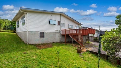 35 Triangle Road, Massey, Auckland - Carousel 1