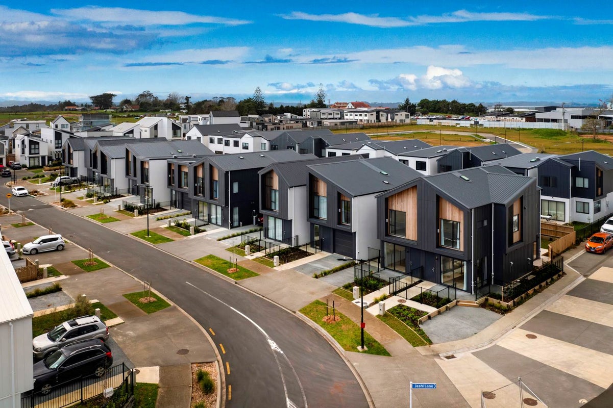 25 Porowha Road, Westgate, Auckland - Carousel 1