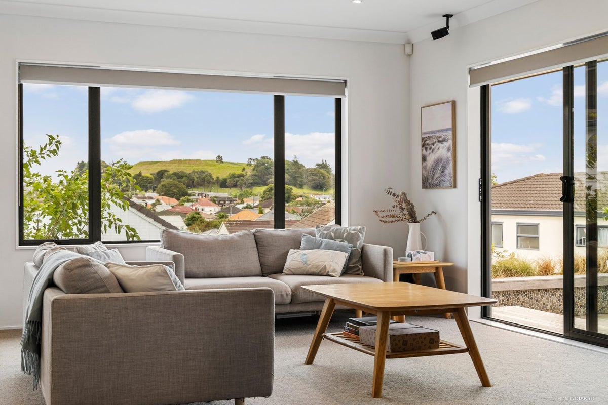 13 Milliken Avenue, Mount Roskill, Auckland - Carousel 2
