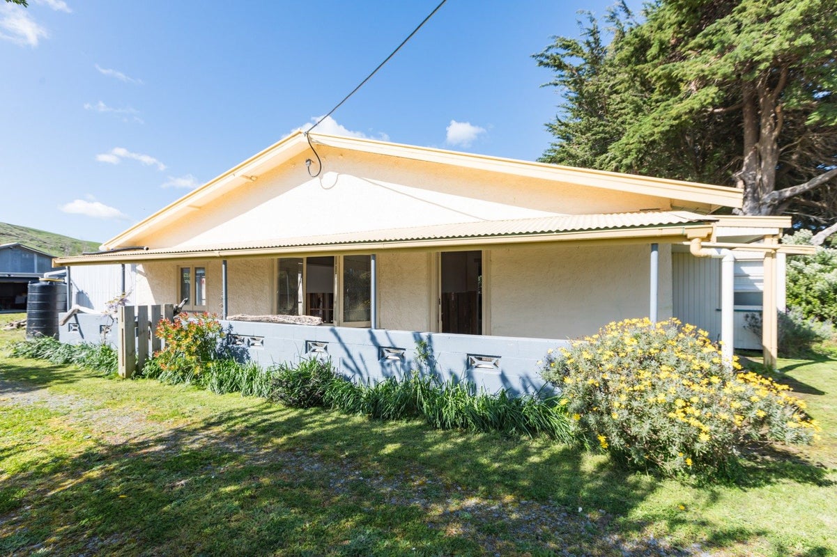 15 Keppel Street, Porangahau - Carousel 2