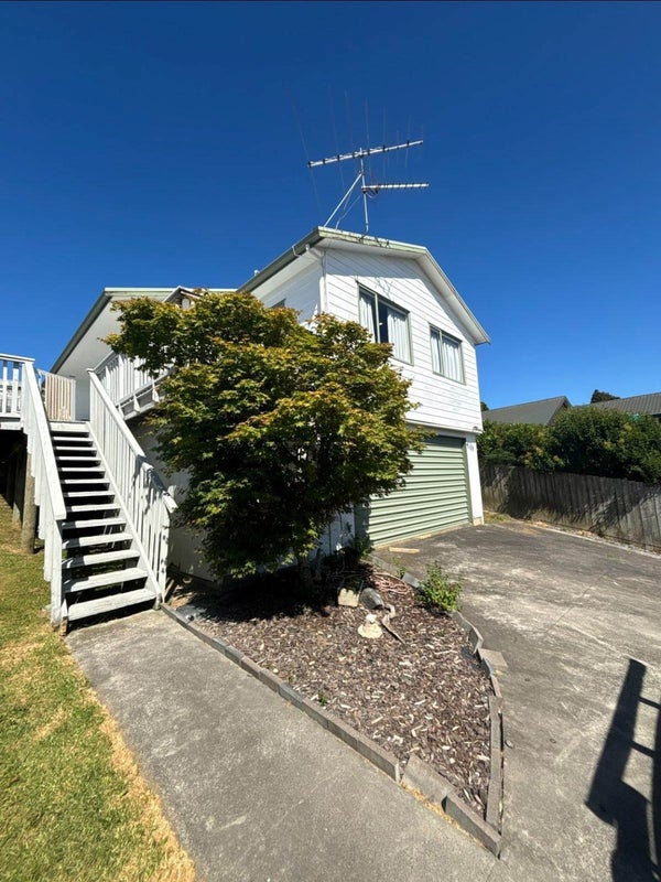 24 Bonita Avenue, Stanmore Bay, Whangaparaoa - Carousel 2