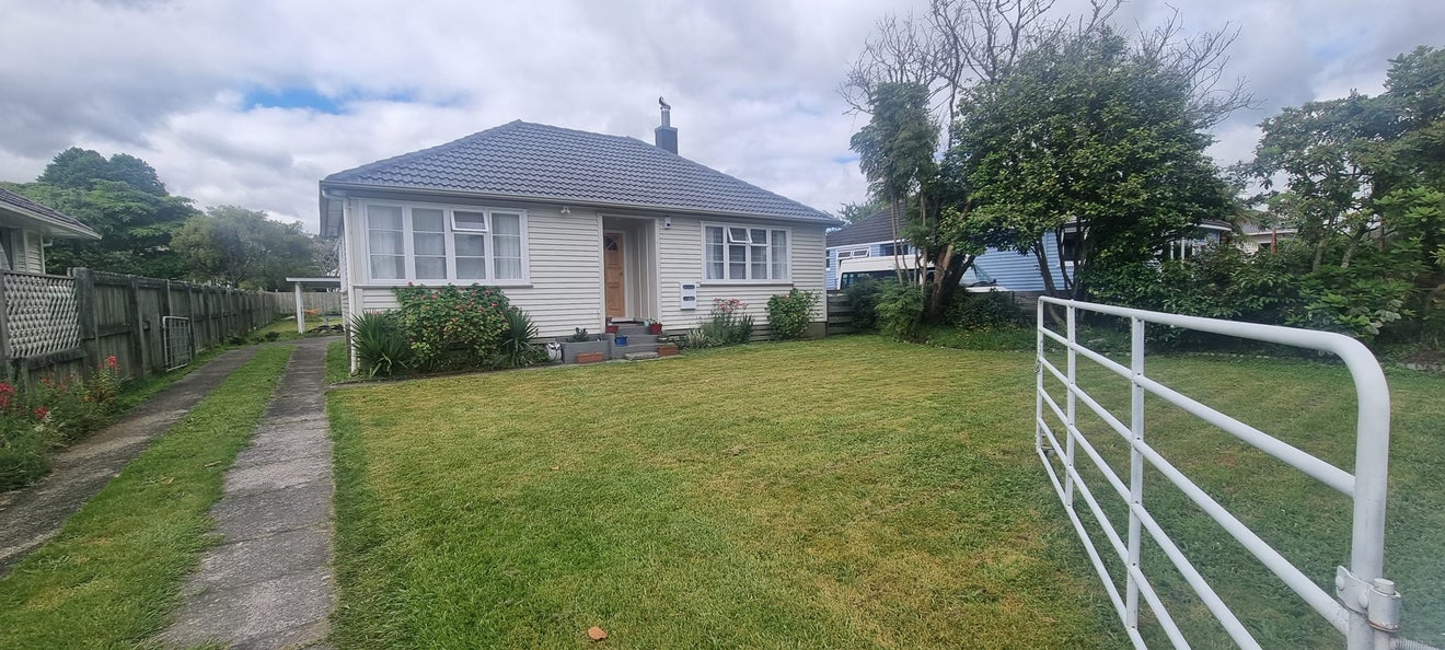 10 Clinkard Avenue, Glenholme, Rotorua - Carousel 1