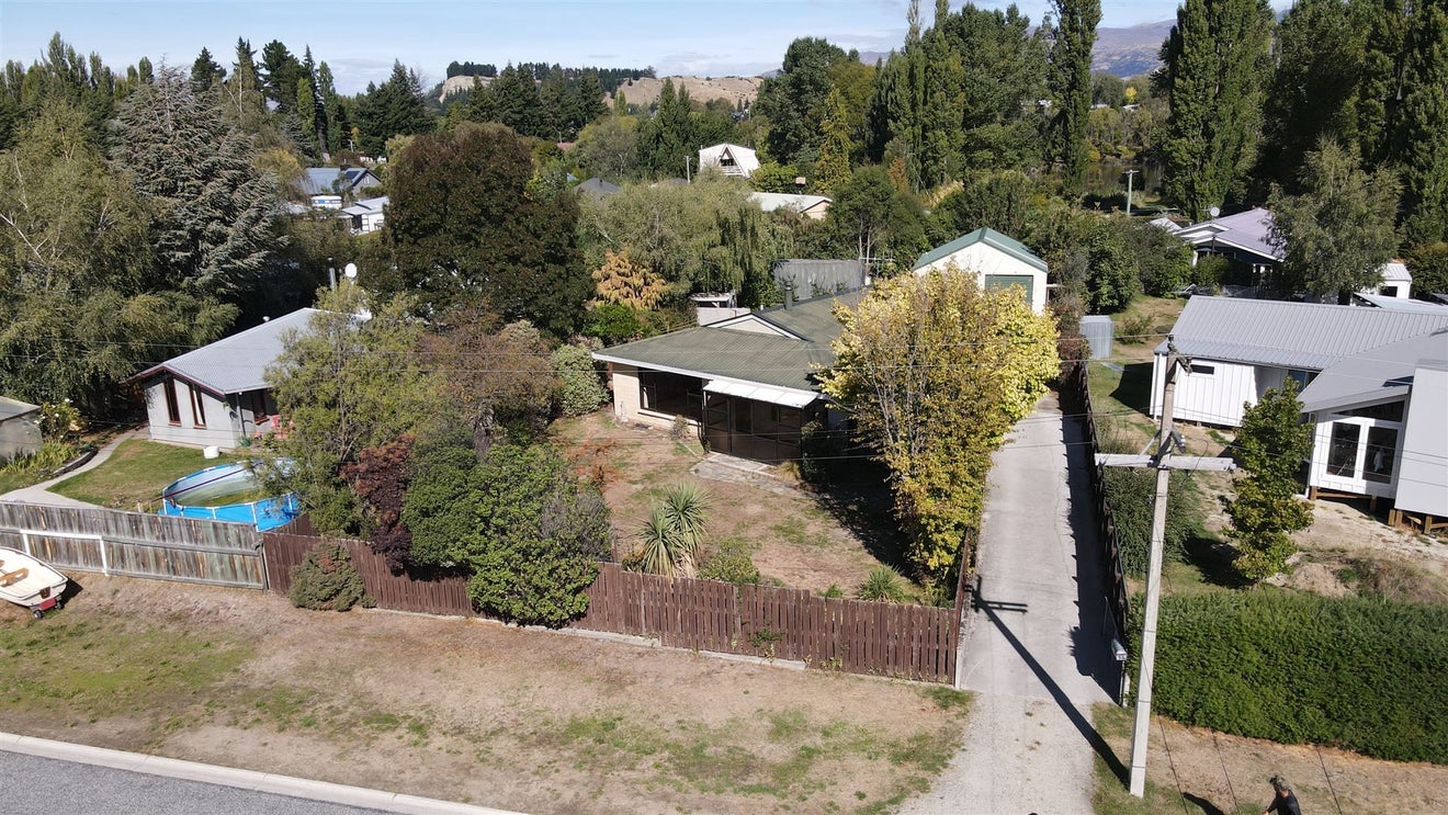 33 Bernard Road, Albert Town, Wanaka - Carousel 24