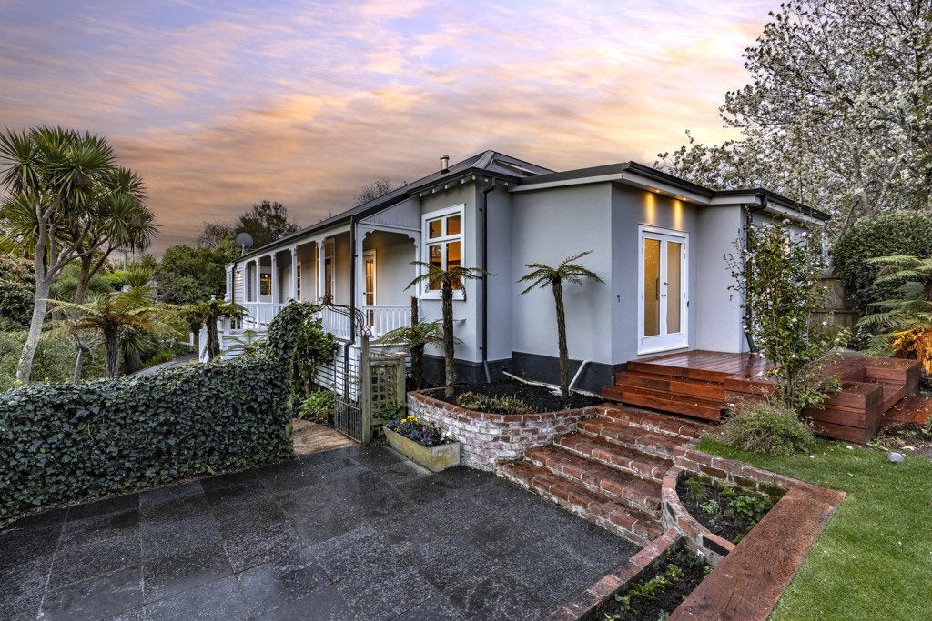 16 Kinloch Street, St Albans, Christchurch - Carousel 1