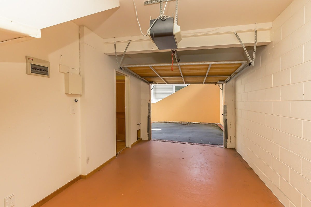 83B Majoribanks Street, Mount Victoria, Wellington - Carousel 14