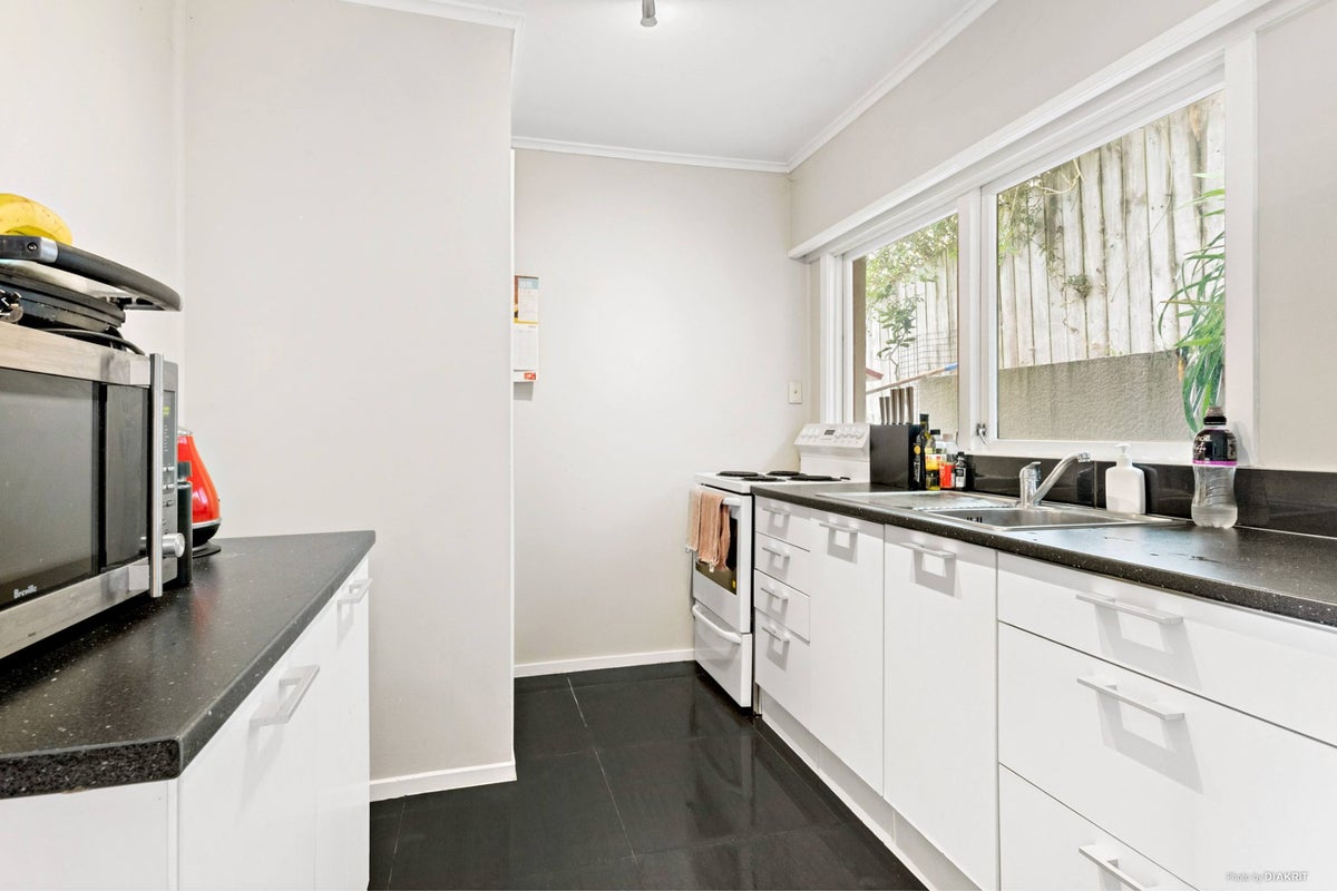 1/8 Alexander Avenue, Torbay, Auckland - Carousel 2