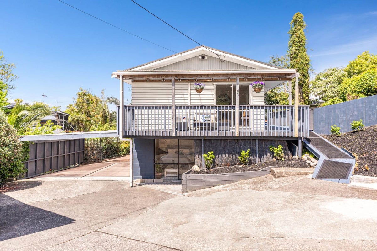 1/34 Gordon Avenue, Milford, Auckland - Carousel 1