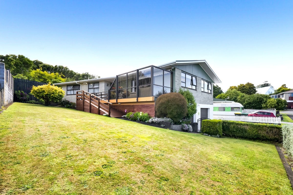 4 Bronte Place, Whalers Gate, New Plymouth - Carousel 1