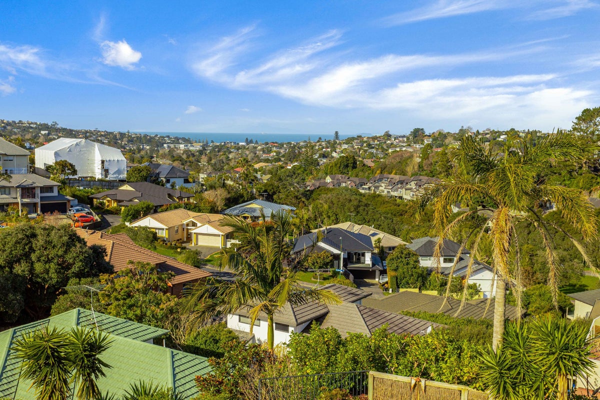 50 Langana Avenue, Browns Bay, Auckland - Carousel 25