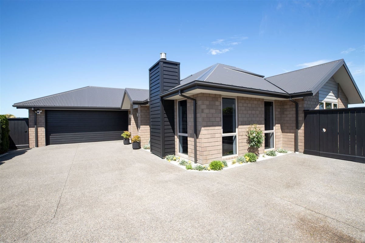11 Ambrosia Lane, Aidanfield, Christchurch - Carousel 1