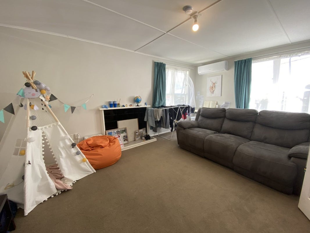 39 Tukanae Street, Strathmore Park, Wellington - Carousel 1