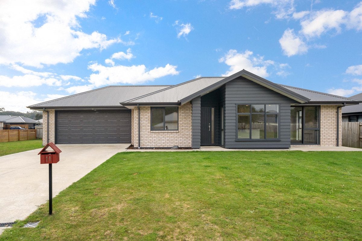 11 Tiwhatiwha Crescent, Kawerau, Kawerau - Carousel 1