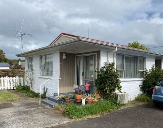 84B Marshall Street, Fairfield, Hamilton - Carousel 1