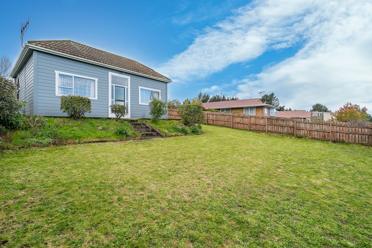 8 Penrich Street, Abbotsford, Dunedin - Carousel 2