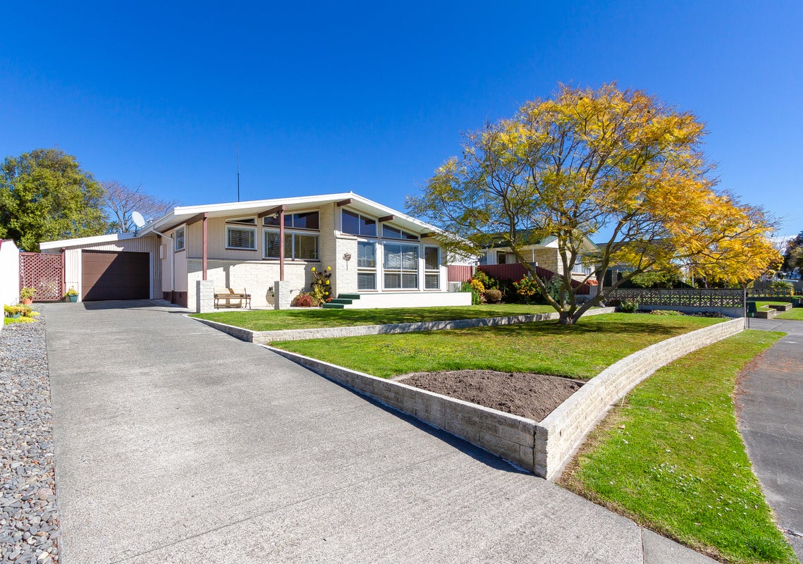 76 Wynyard Crescent, Tamatea, Napier - Carousel 1