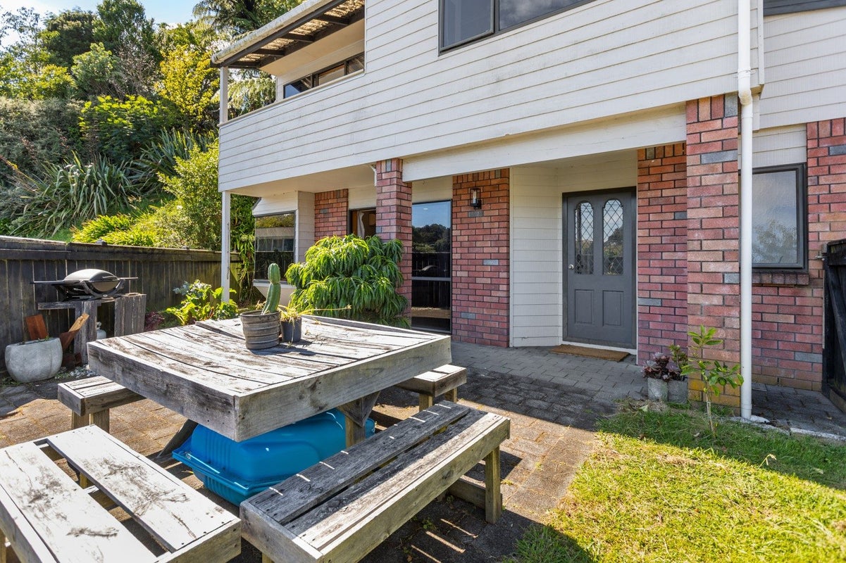 33 Beaumont Crescent, Frankleigh Park, New Plymouth - Carousel 2
