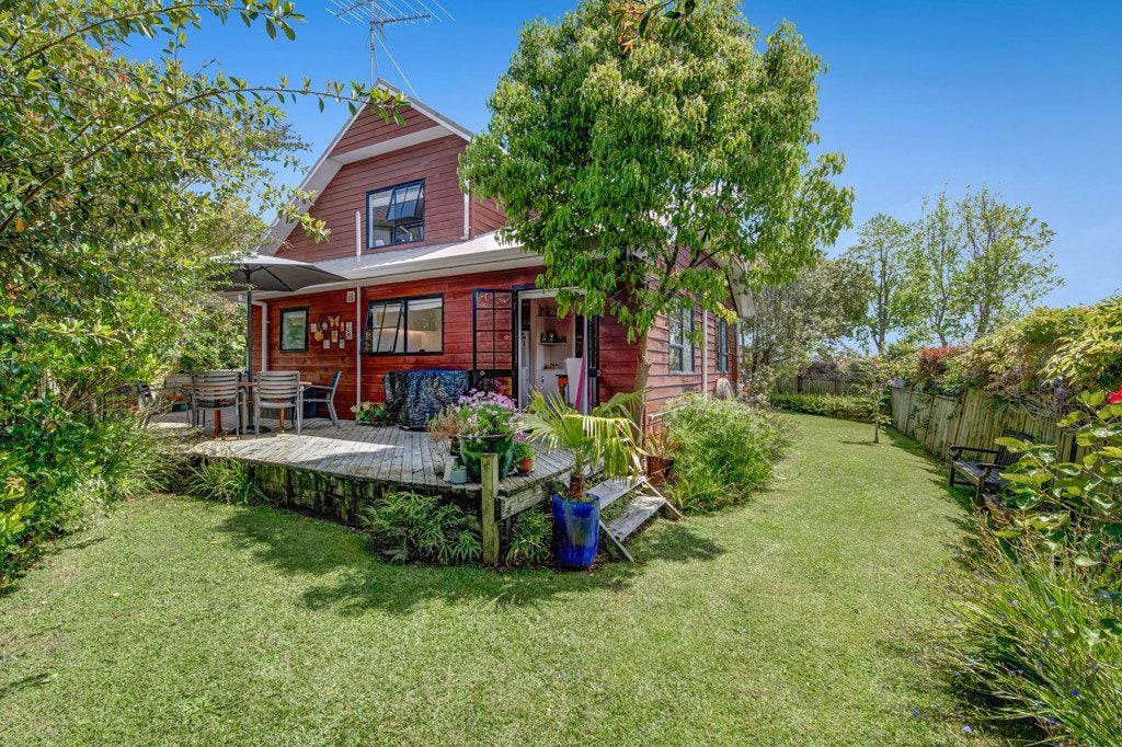 1/8 Rifleman Rise, Unsworth Heights, Auckland - Carousel 2