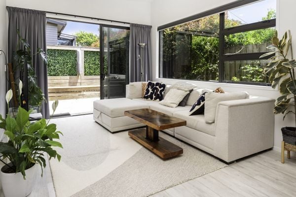 19 Janet Street, Sunnyhills, Auckland - Carousel 2