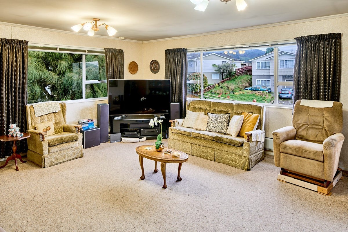 21 Oriel Avenue, Tawa, Wellington - Carousel 2