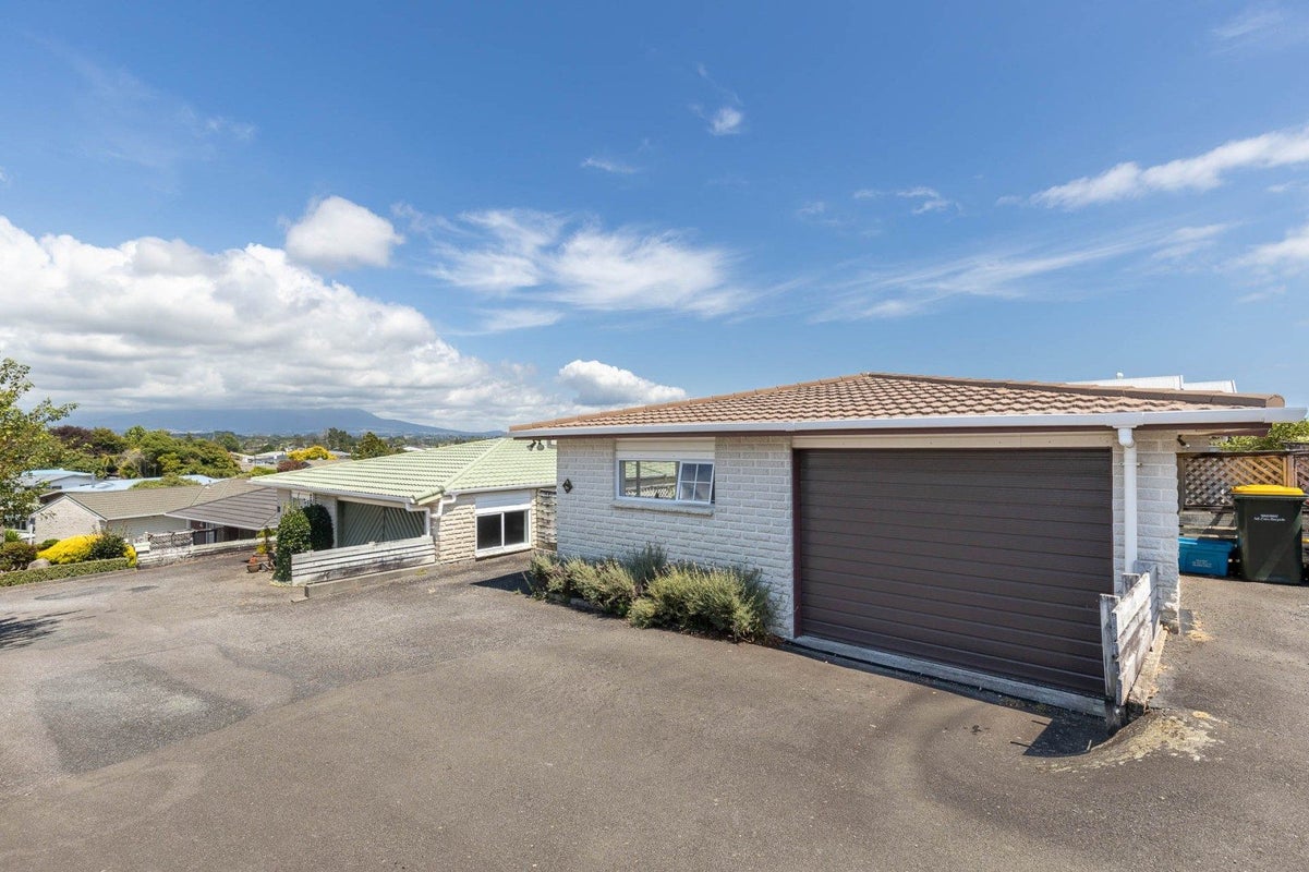 2/3B Sandel Rise, Merrilands, New Plymouth - Carousel 20