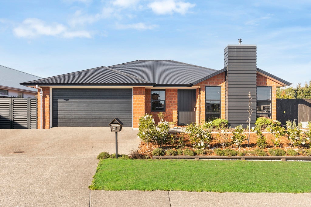 21 Kahawairahi Drive, Beachlands, Auckland - Carousel 2