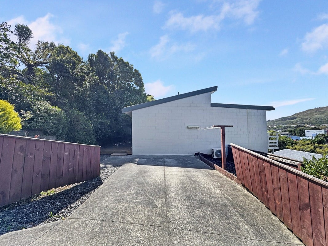 6B Rewa Terrace, Tawa, Wellington - Carousel 22