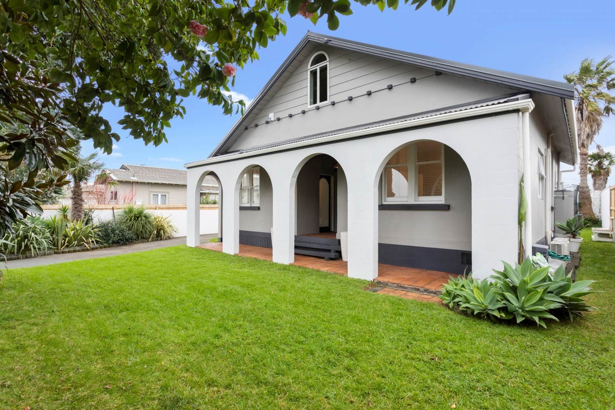 1/17 Wentworth Avenue, Papatoetoe, Auckland - Carousel 1