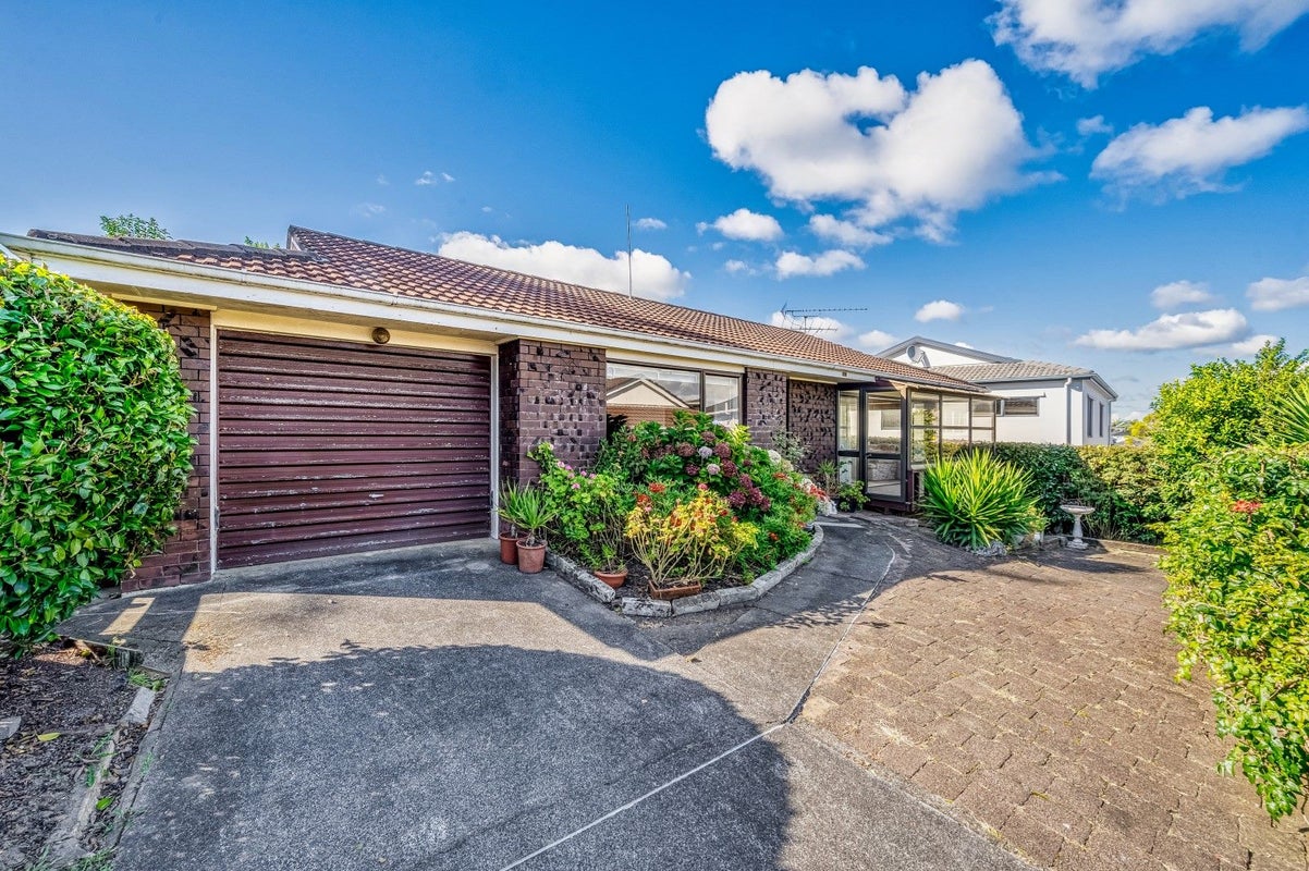 3/50 Moore Street, Howick, Auckland - Carousel 1