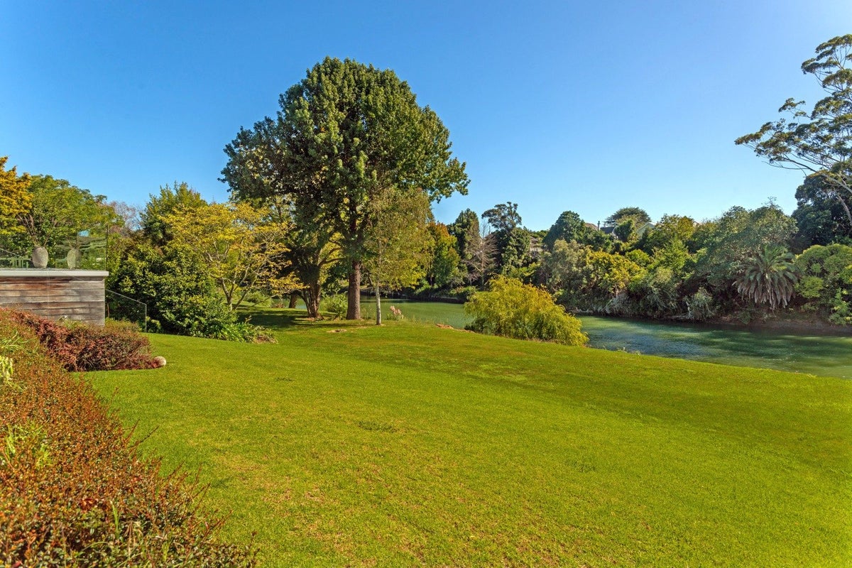 9 Grant Road, Whataupoko, Gisborne - Carousel 34