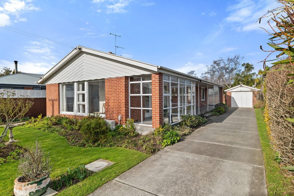 5 McCorkindale Place, Shirley, Christchurch - Carousel 1