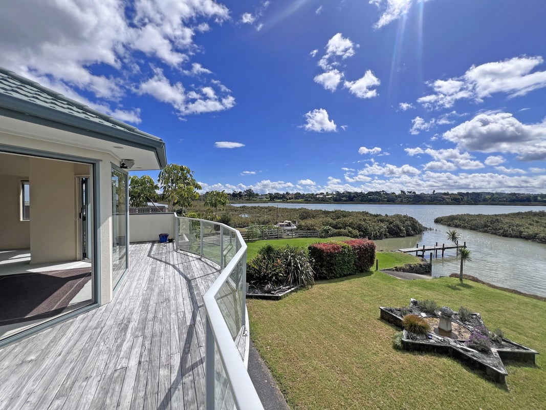 10 The Terrace, Herald Island, Auckland - Carousel 2
