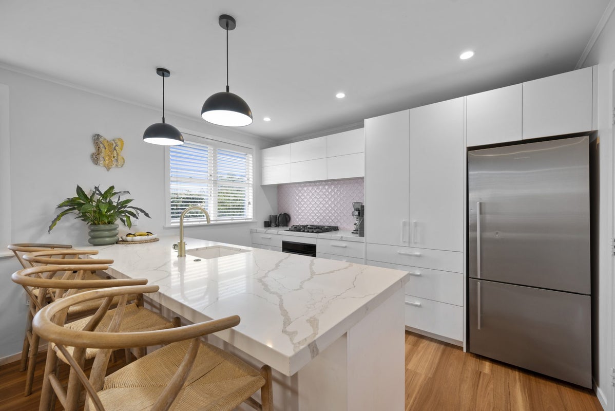 6 Corbett Place, Onekawa, Napier - Carousel 2