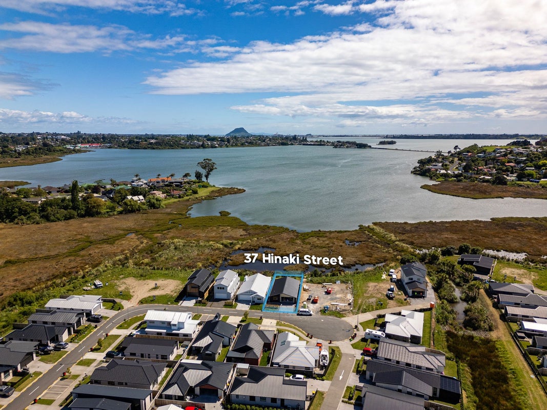 37 Hinaki Street, Poike, Tauranga - Carousel 2
