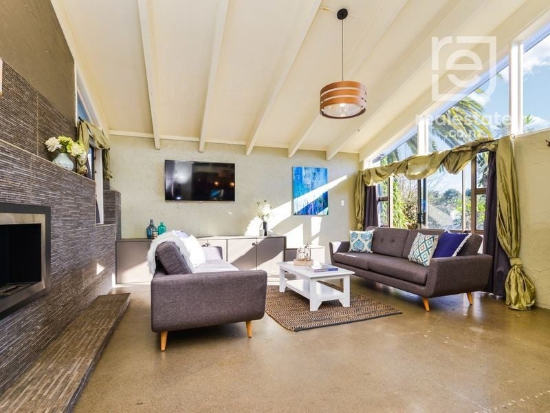 18 Walter Strevens Drive, Conifer Grove, Takanini - Carousel 2