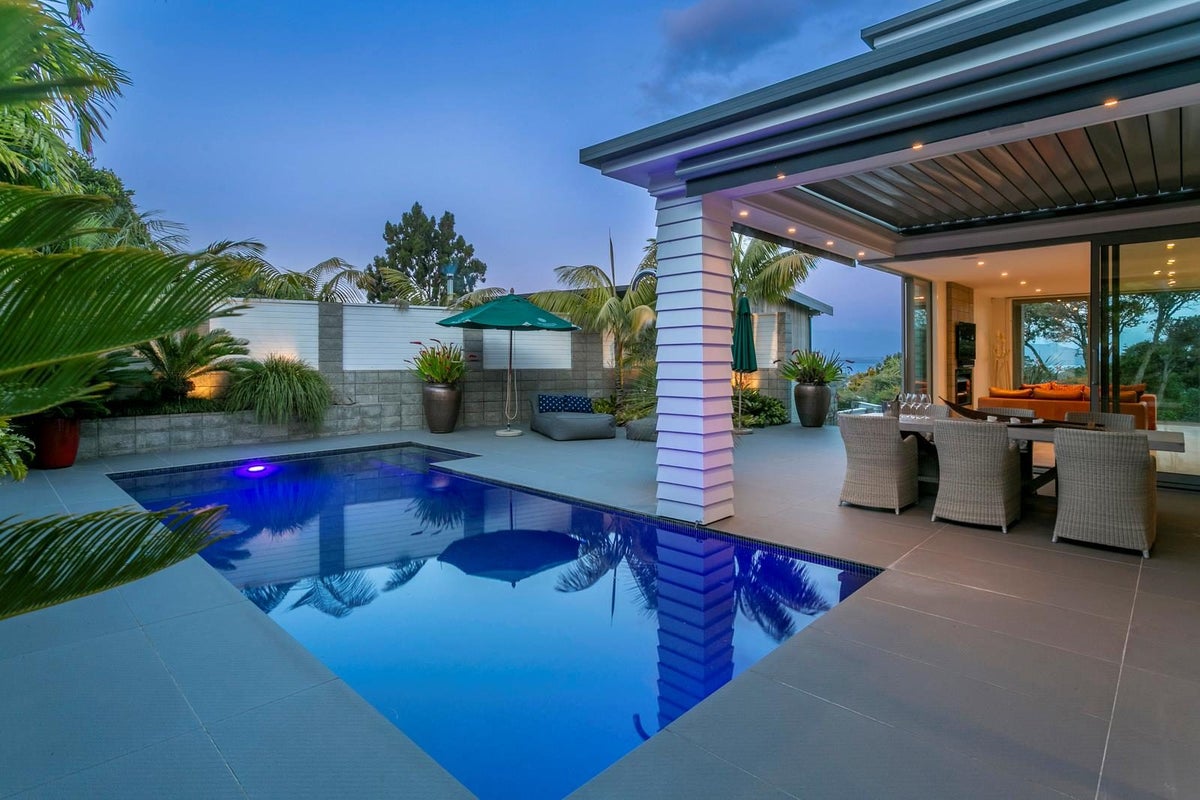 58A Peter Terrace, Castor Bay, Auckland - Carousel 2