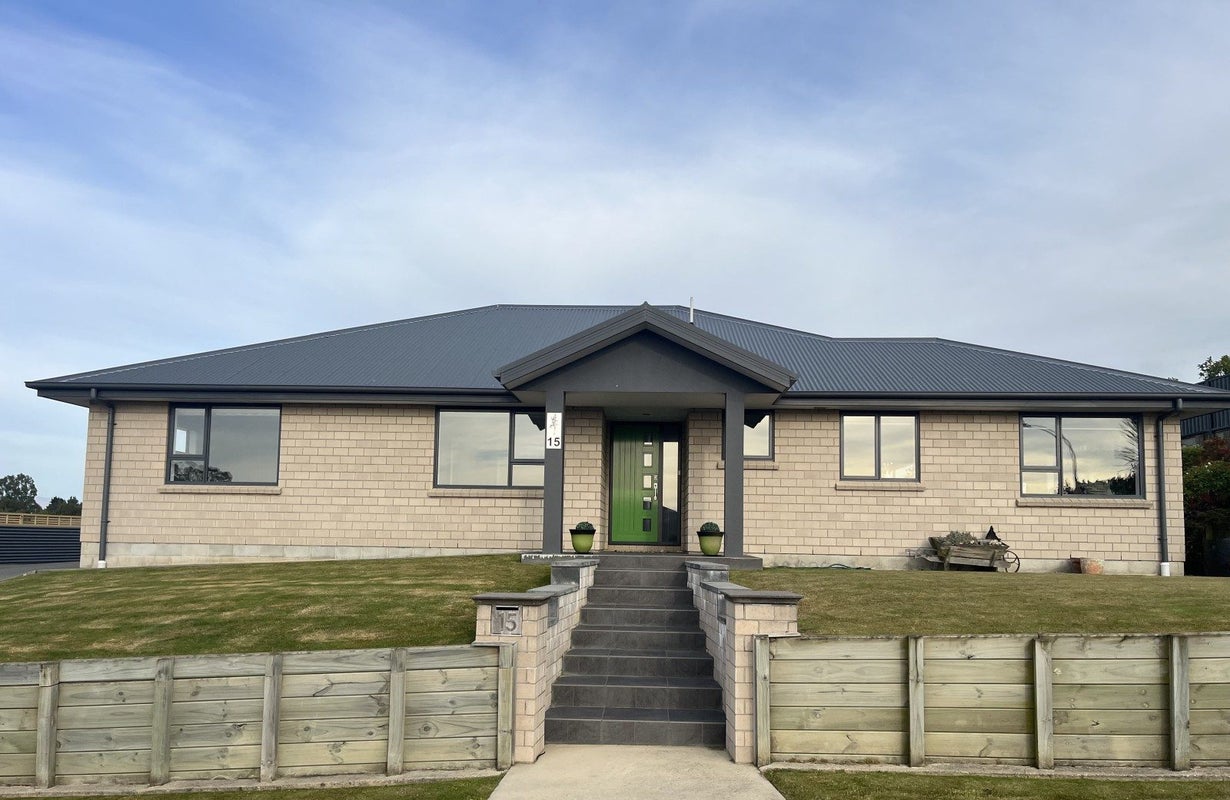 15 Dove Place, Holmes Hill, Oamaru - Carousel 1
