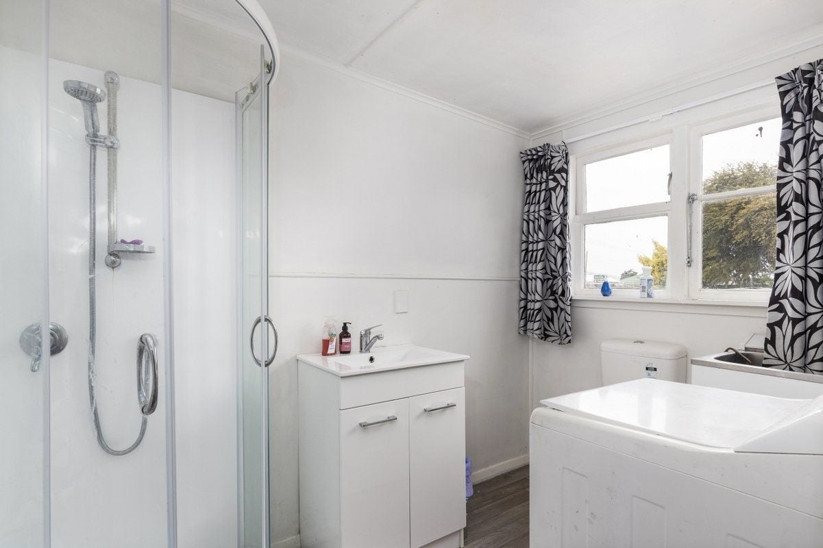 1 Duncan Street, Sumner, Christchurch - Carousel 10