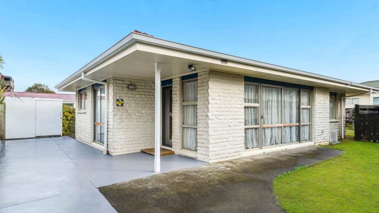 2/7 Glen Avenue, Papatoetoe, Auckland - Carousel 1